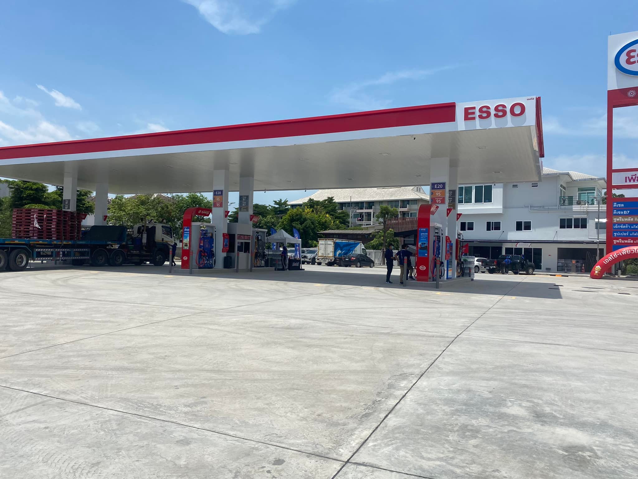 งานก่อสร้างสถานีบริการน้ำมัน Esso